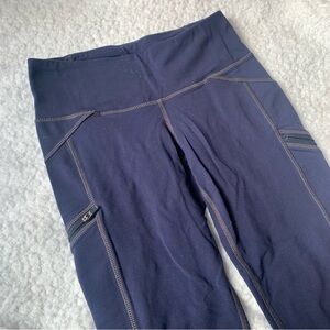 Athleta navy blue pixy drift capri leggings zipper pockets women’s size XS